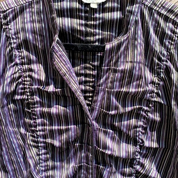 Purple striped long sleeve button top with ruching New! - Picture 4 of 16